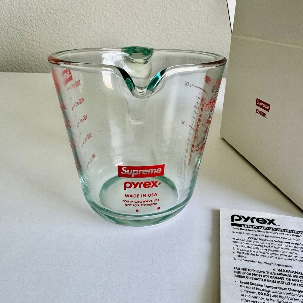 Pyrex Supreme Edition Glass Measuring Cup- 2 Cups New In Box